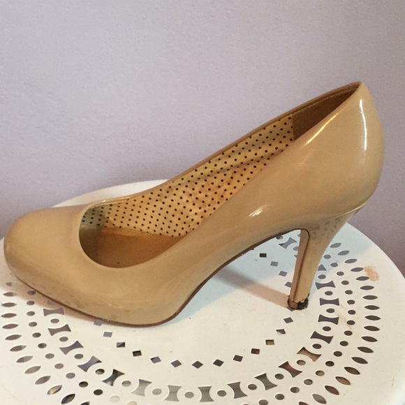 Madden Girl Nude heels Sz 6.5 - Picture 3 of 16